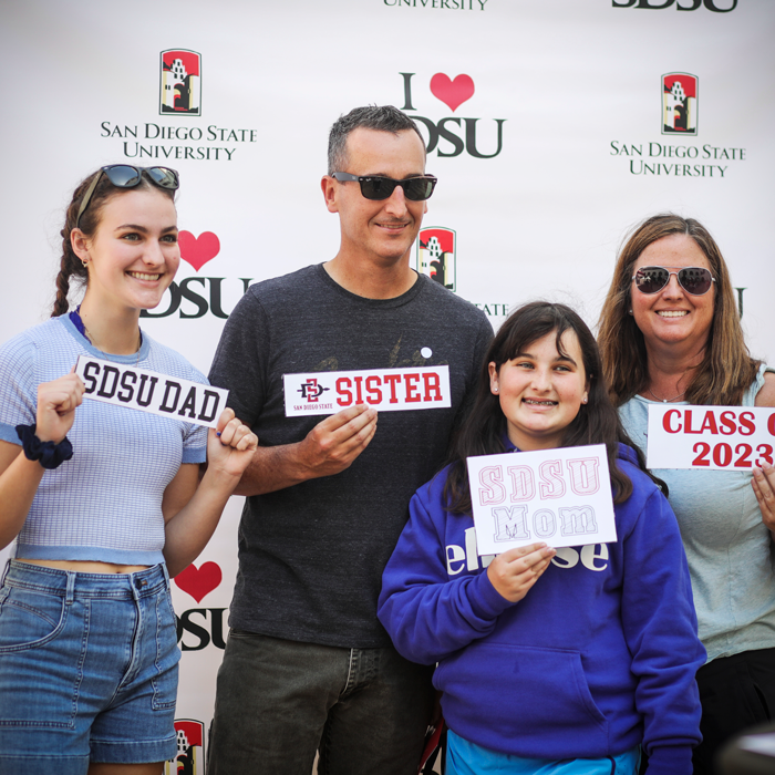 A family with their incoming SDSU student